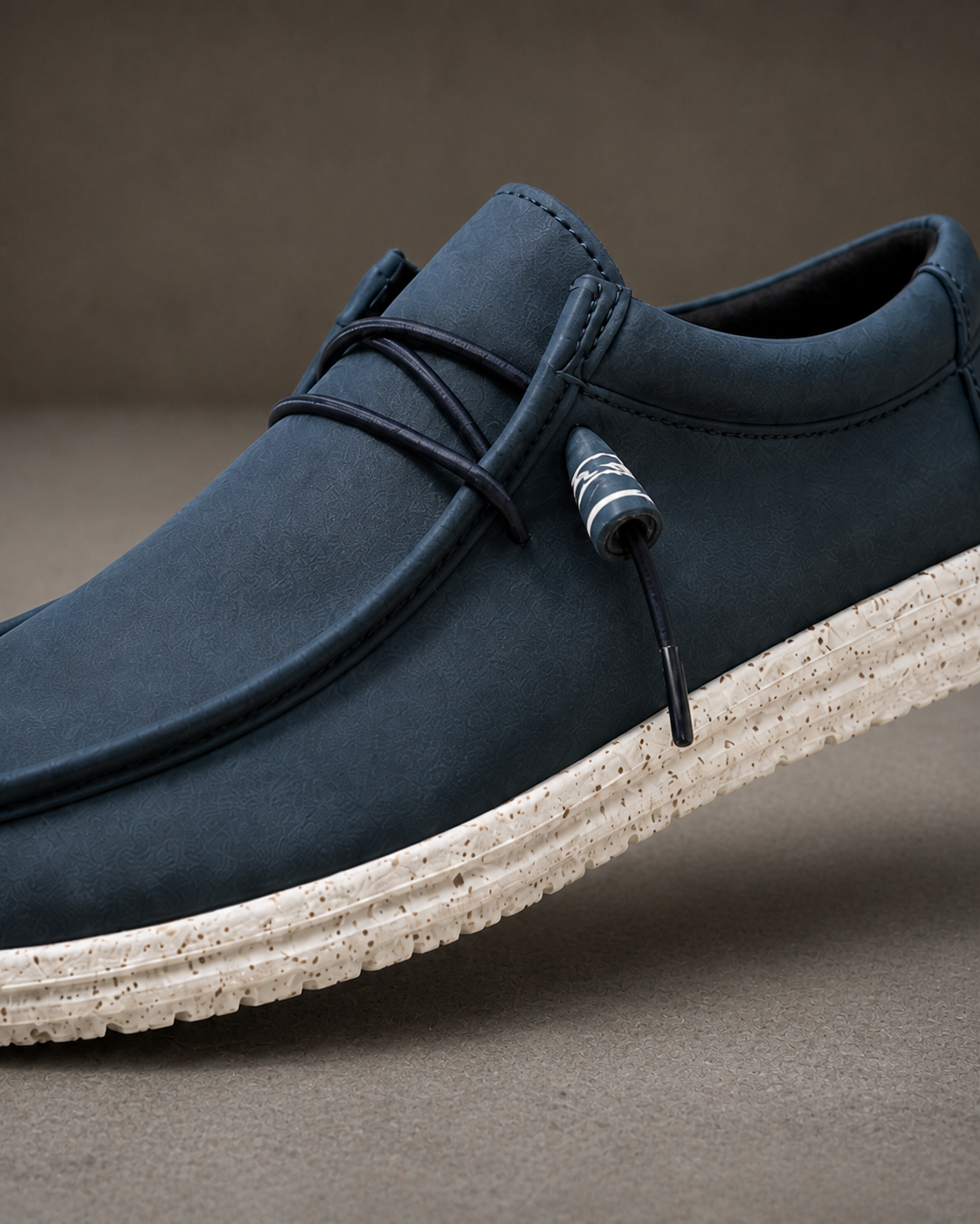 The Roam in Navy - detail